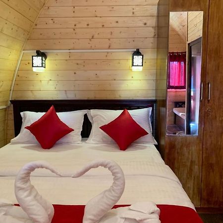 Cozy Capsules - Modern Hut Bed & Breakfast Kukkal Eksteriør bilde