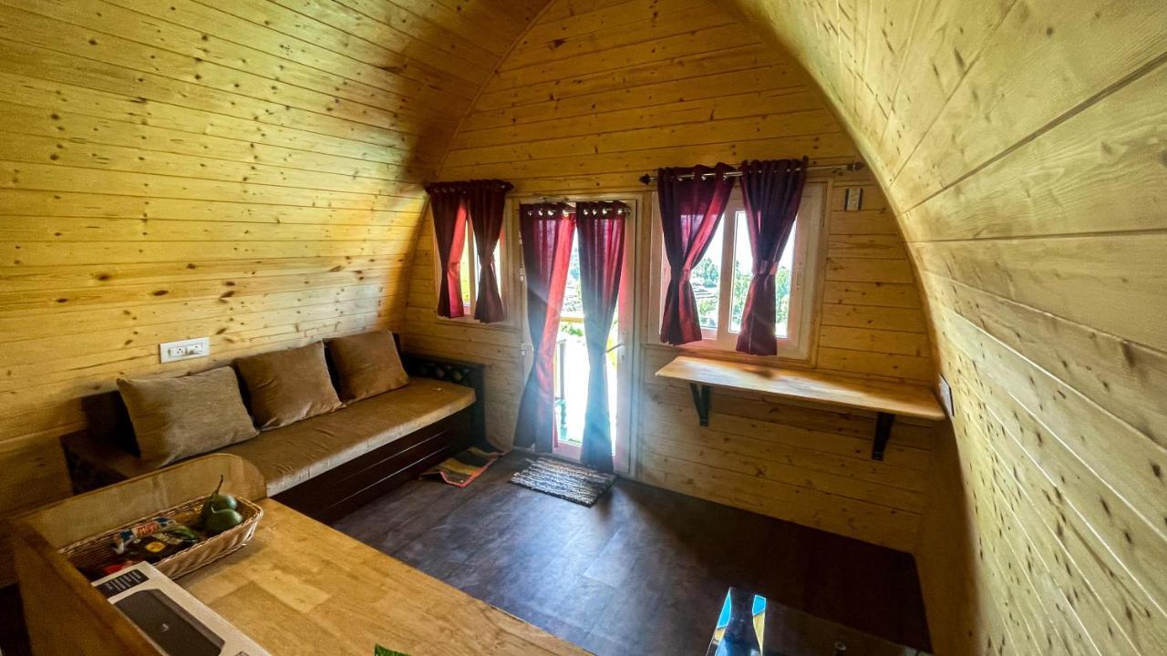 Cozy Capsules - Modern Hut Bed & Breakfast Kukkal Eksteriør bilde